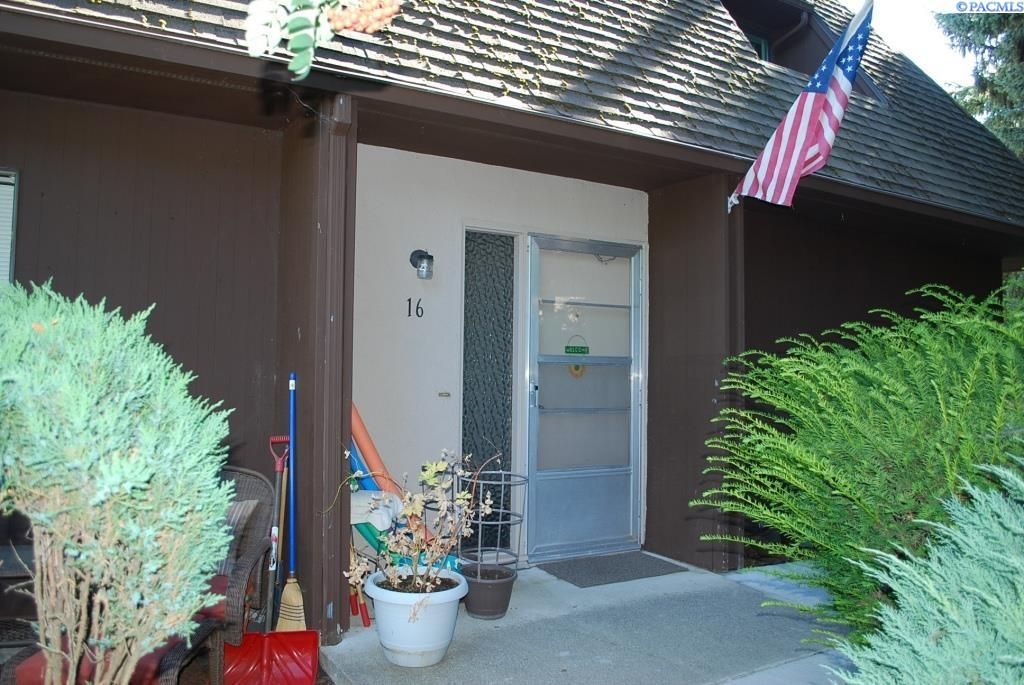 Photo of 600 SW Crestview #16 St, Pullman, WA 99163 (MLS # 290500)