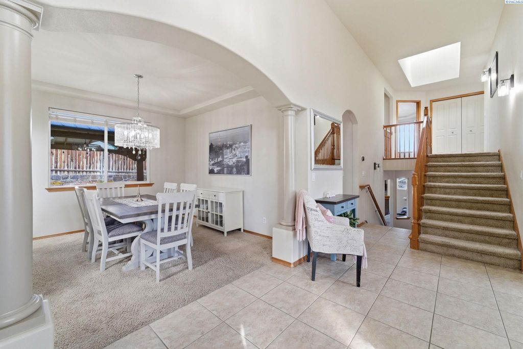 Photo of 252 Sell Ln, Richland, WA 99352 (MLS # 291173)