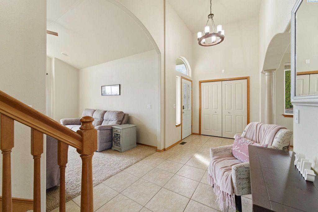 Photo of 252 Sell Ln, Richland, WA 99352 (MLS # 291173)