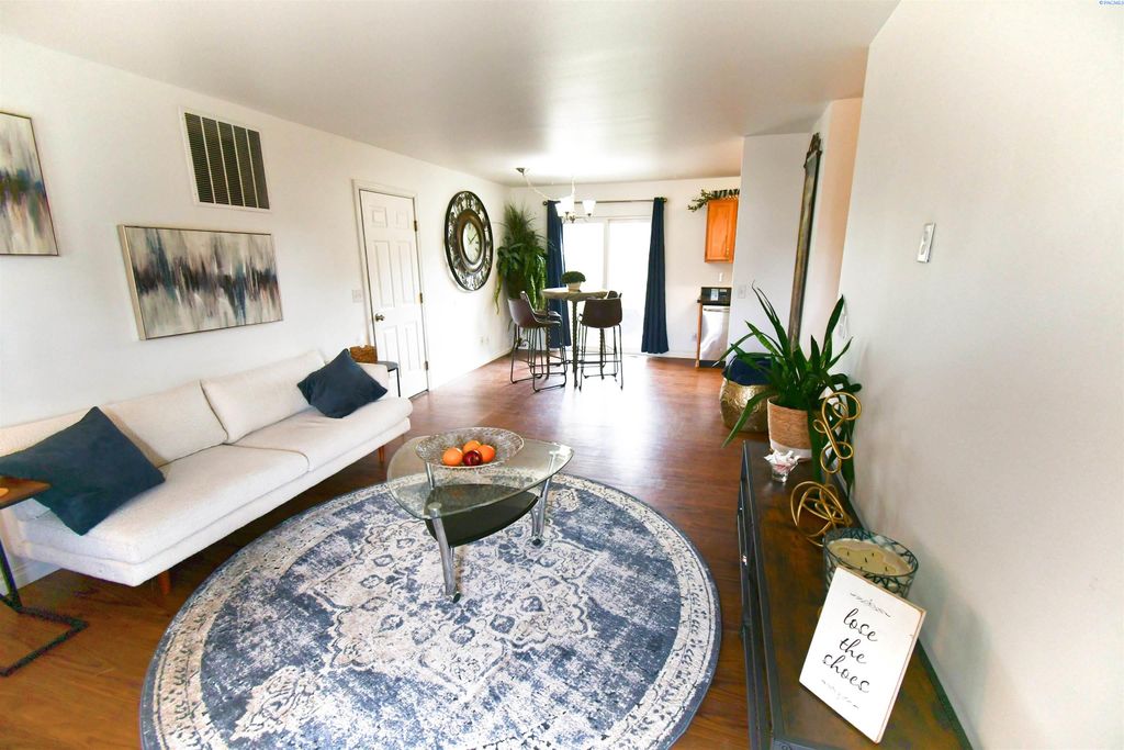 Photo of 405 Belle Ave, Benton City, WA 99320 (MLS # 291801)