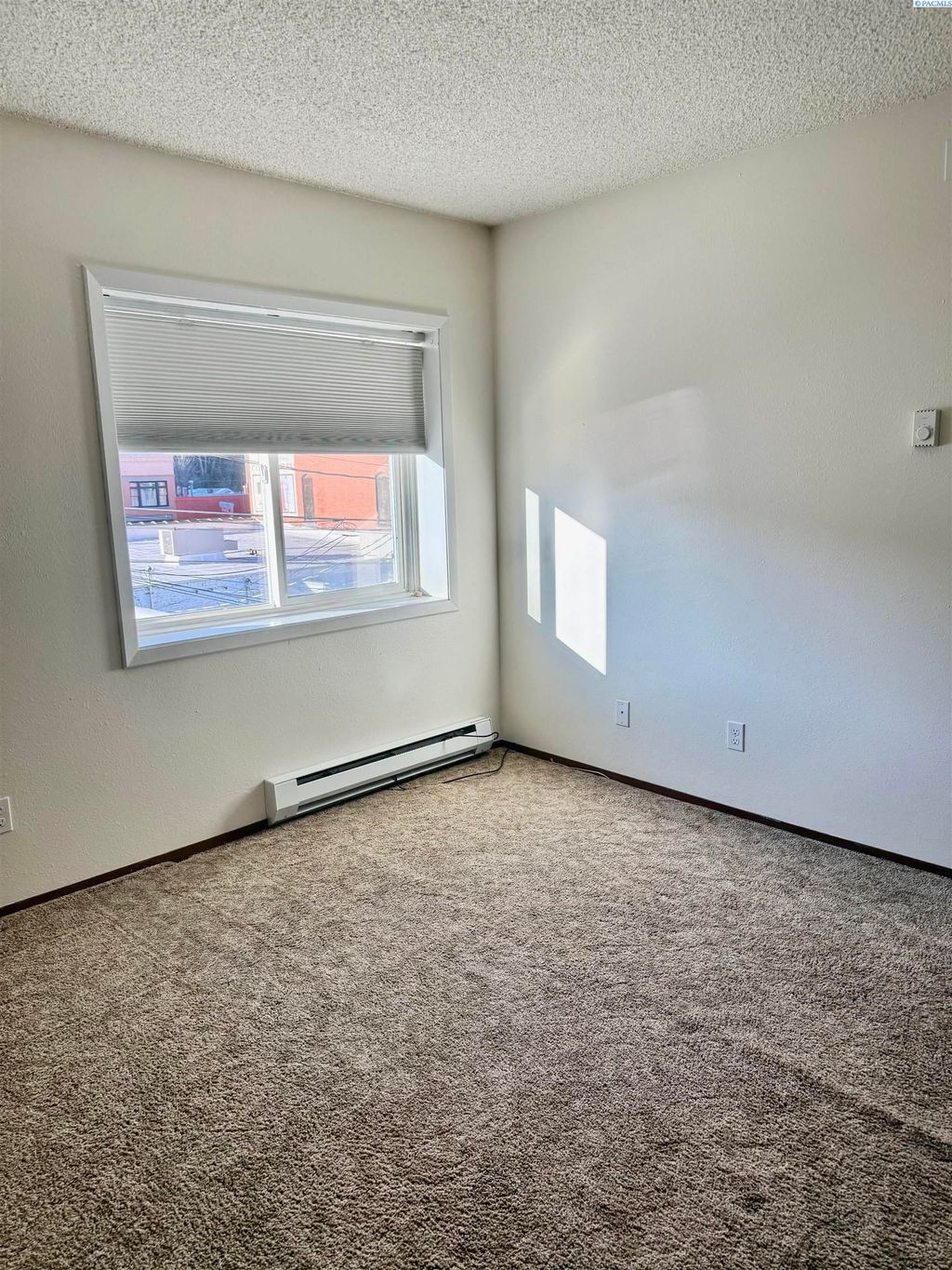 Photo of 203 N Mill St #304, Colfax, WA 99111 (MLS # 288516)