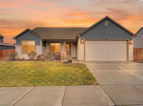 Photo of 6579 W 33rd Pl, Kennewick, WA 99338 (MLS # 290674)