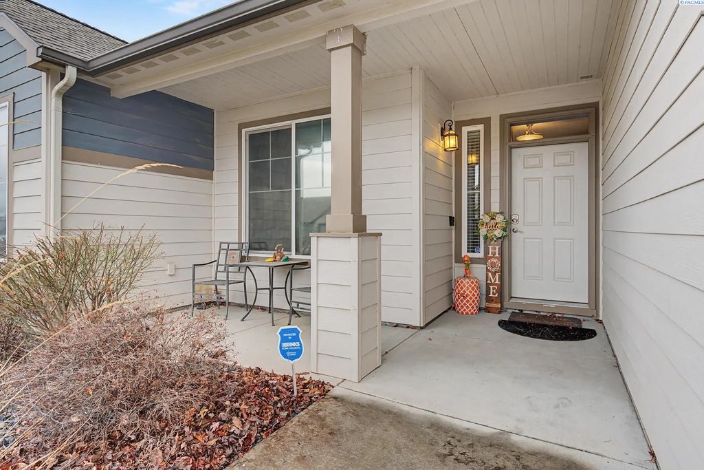 Photo of 6579 W 33rd Pl, Kennewick, WA 99338 (MLS # 290674)