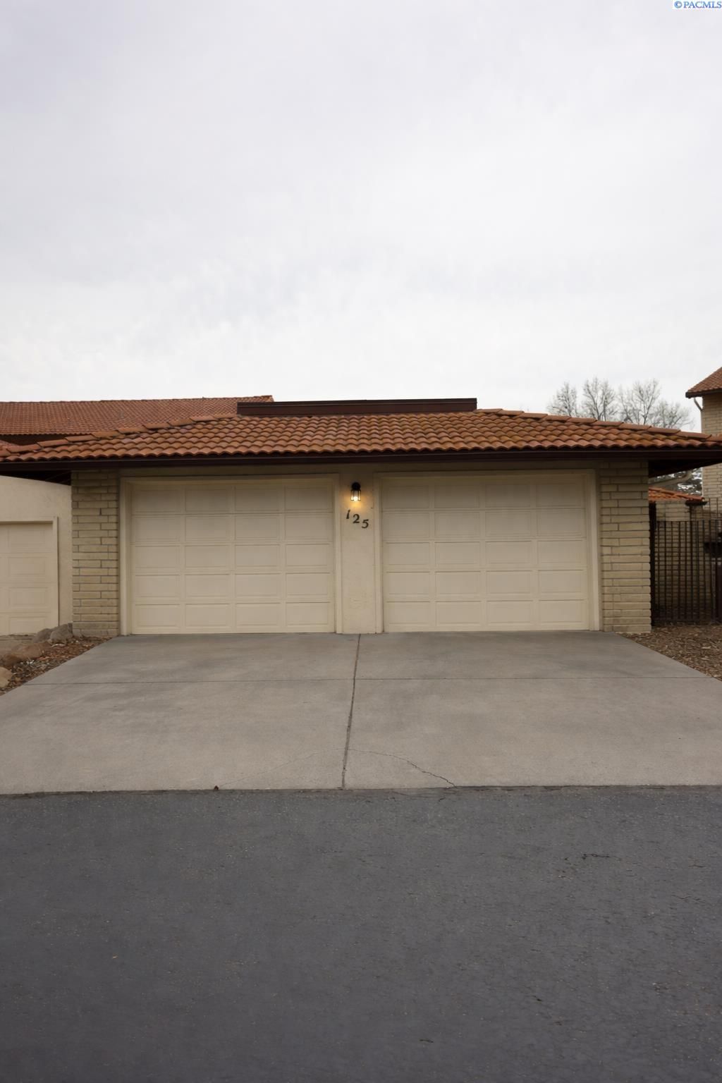 Photo of 125 Casa Sueno Ct, Richland, WA 99352 (MLS # 291468)