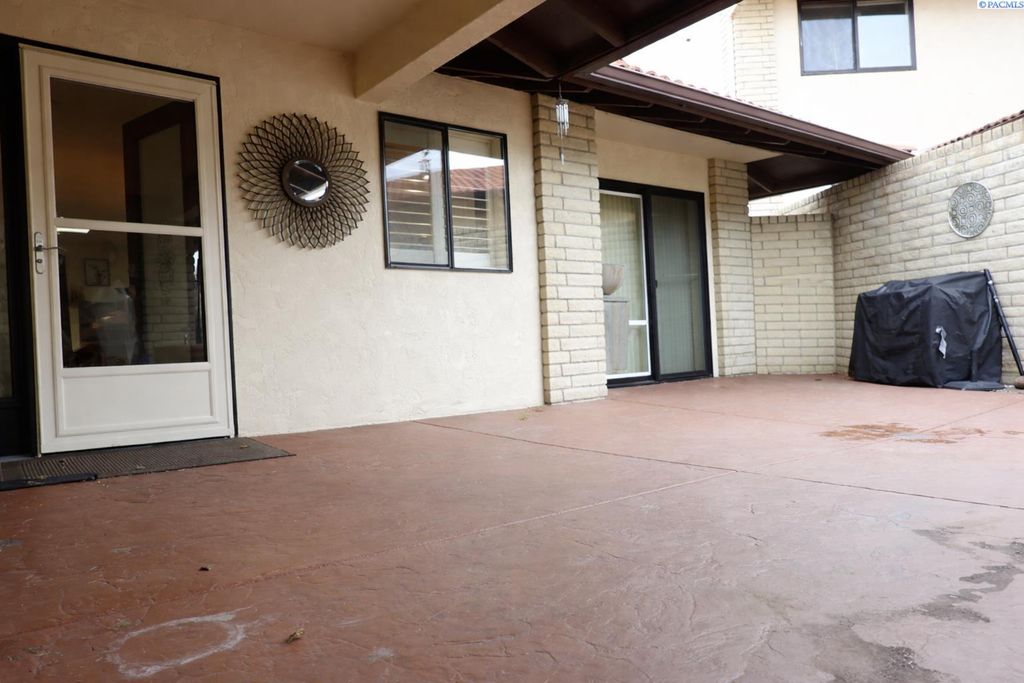 Photo of 125 Casa Sueno Ct, Richland, WA 99352 (MLS # 291468)