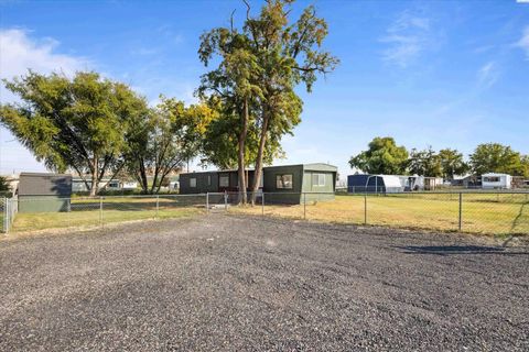 Photo of 31404 E Kennedy Rd #14, Benton City, WA 99320 (MLS # 291001)