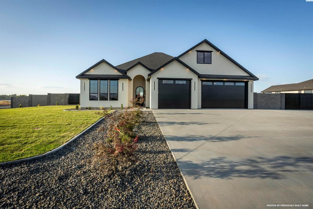 Photo of 8601 Tendril Lane, Pasco, WA 99301 (MLS # 291499)