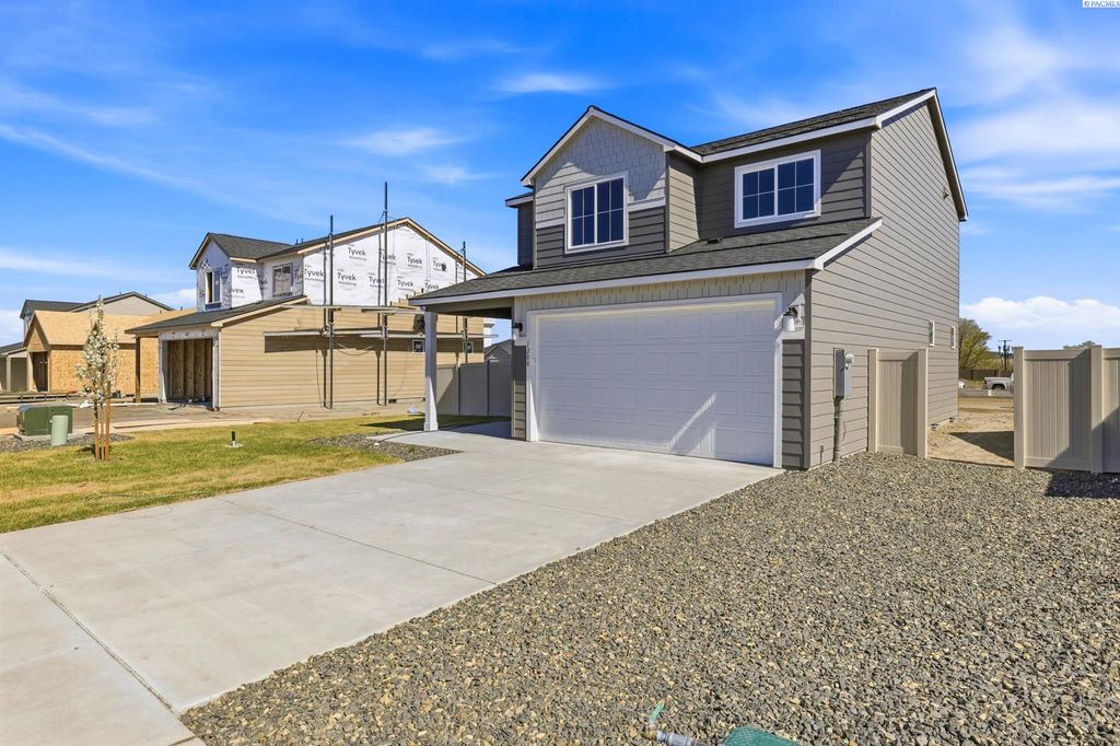 Photo of 1208 18th St, Benton City, WA 99320 (MLS # 291567)