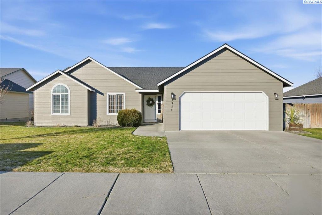 Photo of 1720 W 31st Ave, Kennewick, WA 99337 (MLS # 289832)