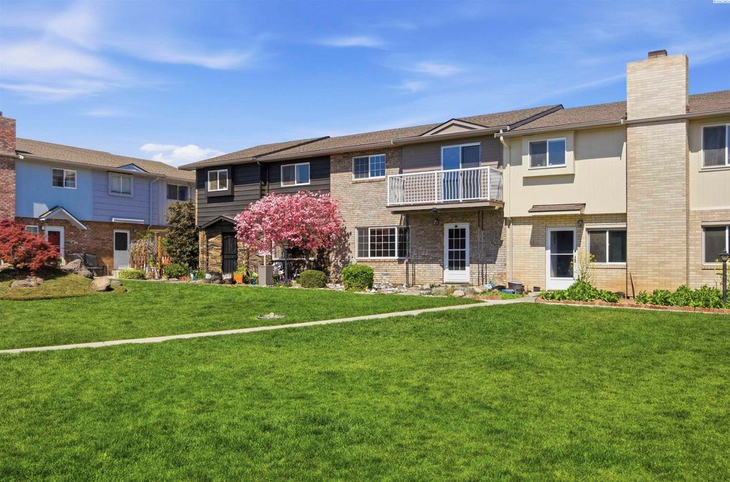 Photo of 100 N 56th Ave #19 Ave, Yakima, WA 98908 (MLS # 292206)