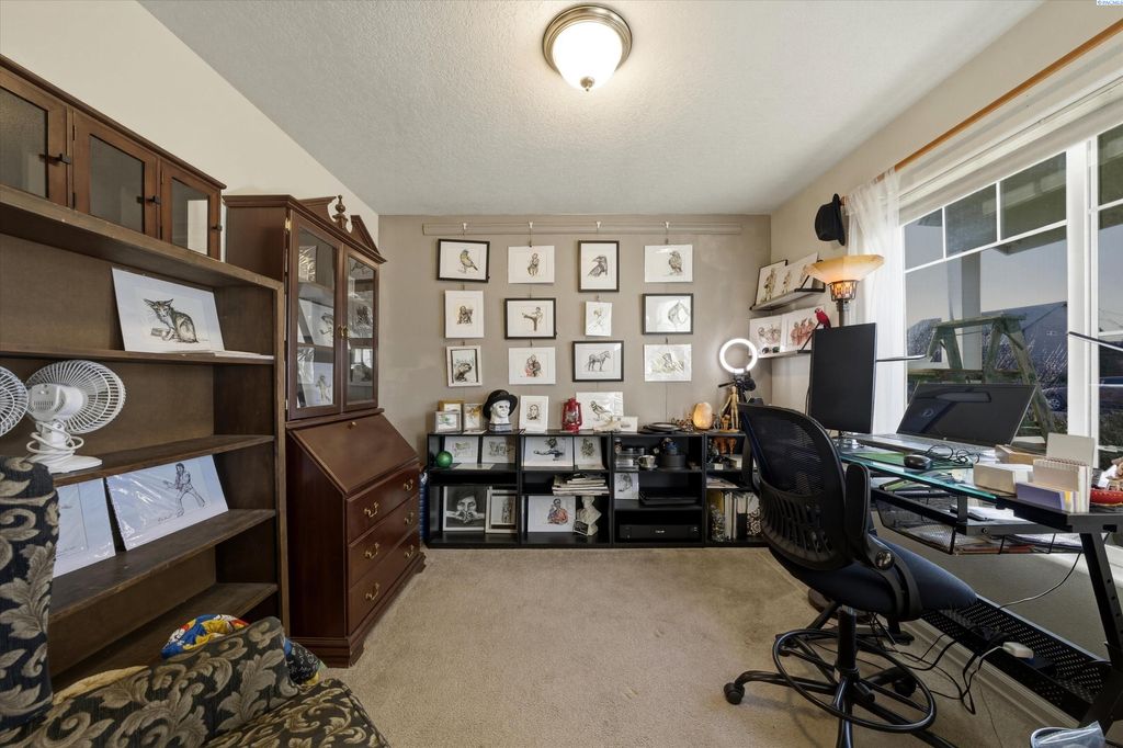 Photo of 236 W 53rd Ave, Kennewick, WA 99337 (MLS # 290665)