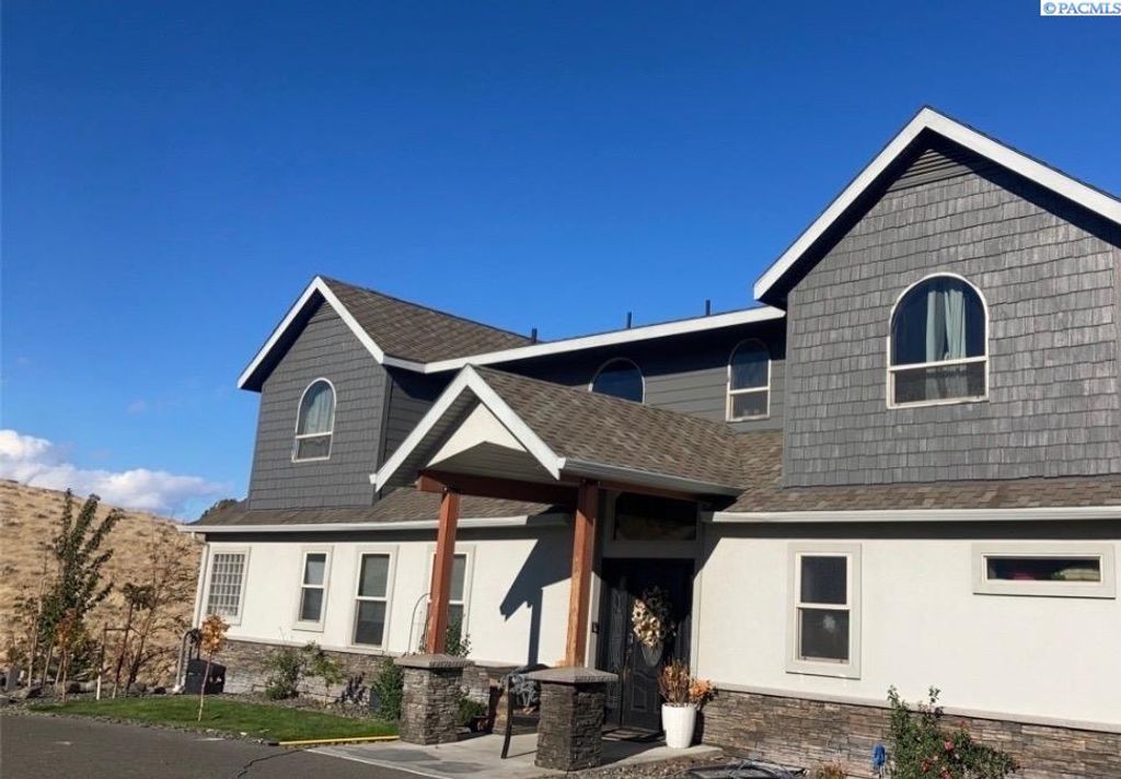 Photo of 851 Bombing Range Road, West Richland, WA 99353 (MLS # 289795)