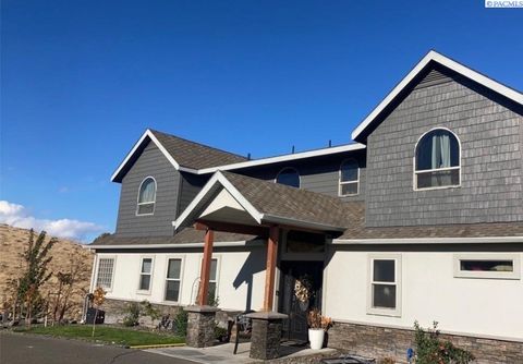 Photo of 851 Bombing Range Road, West Richland, WA 99353 (MLS # 289795)