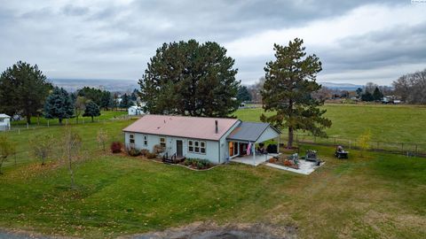 Photo of 19602 S 2161 Pr Se Pr, Kennewick, WA 99337 (MLS # 289177)