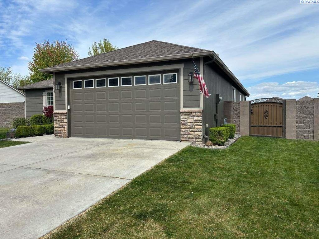 Photo of 5504 W 20th Ave, Kennewick, WA 99338 (MLS # 291094)