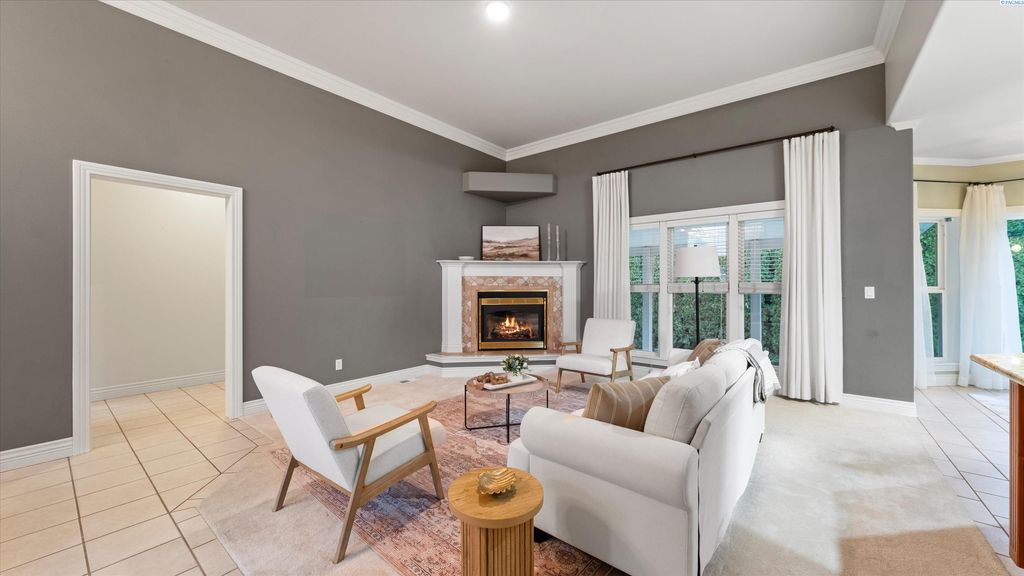 Photo of 1264 Vintage Ave, Richland, WA 99352 (MLS # 289535)