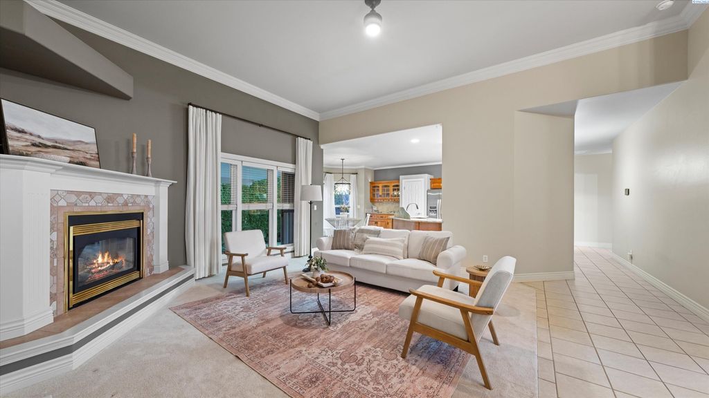 Photo of 1264 Vintage Ave, Richland, WA 99352 (MLS # 289535)