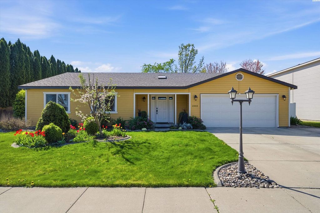 Photo of 2303 W 19th Ave, Kennewick, WA 99337 (MLS # 292018)