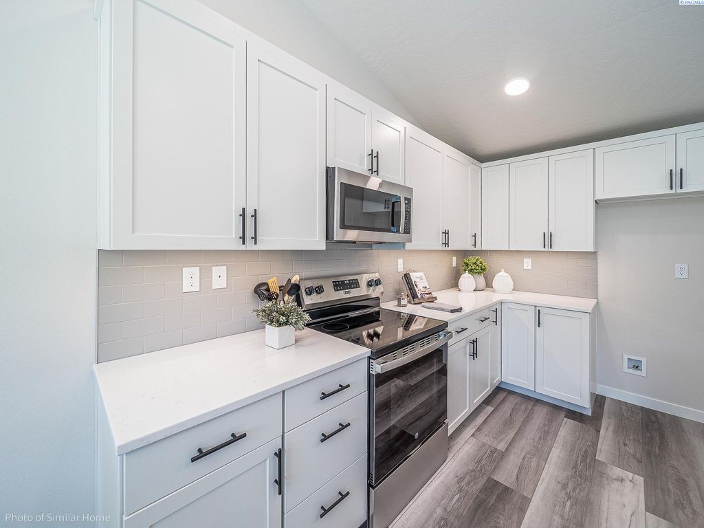 Photo of 7161 W 24th Ave, Kennewick, WA 99338 (MLS # 289888)