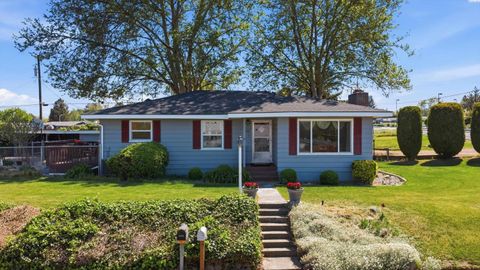 Photo of 1721 W 12th Ave, Kennewick, WA 99337 (MLS # 292566)