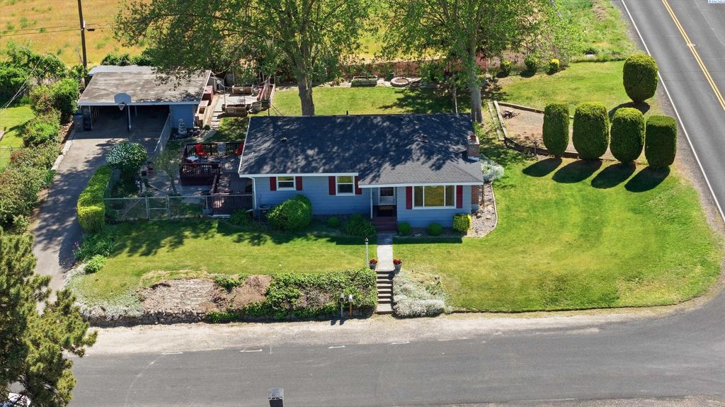 Photo of 1721 W 12th Ave, Kennewick, WA 99337 (MLS # 292566)