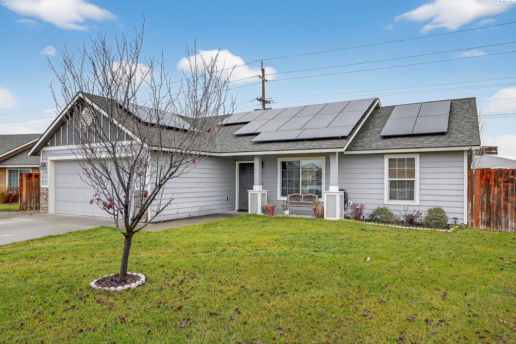 Photo of 3605 Estrella Dr, Pasco, WA 99301 (MLS # 289284)