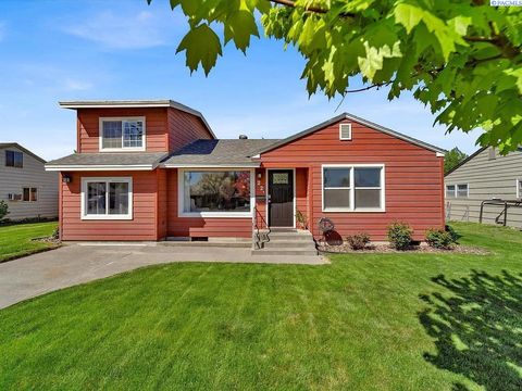Photo of 22 S Sharron St, Kennewick, WA 99336 (MLS # 287827)