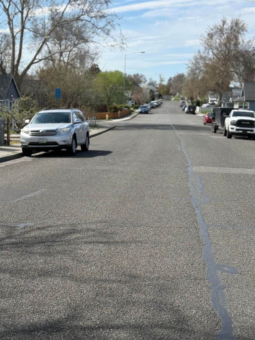 Photo of 227 E 3rd Ave, Kennewick, WA 99336 (MLS # 291652)