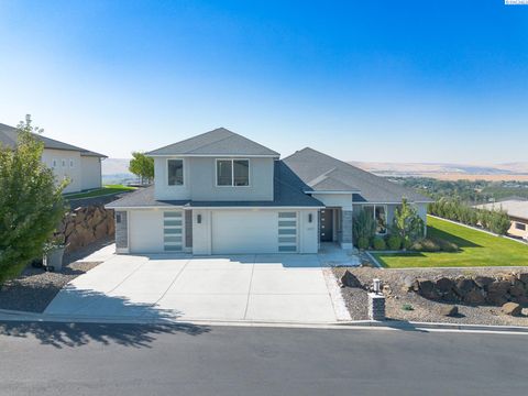 Photo of 2607 Falcon Lane, Richland, WA 99352 (MLS # 287638)