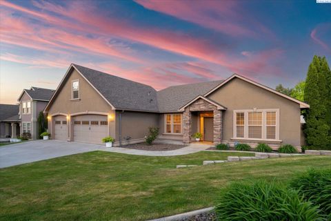 Photo of 1352 Apple Cider Ct, Richland, WA 99352 (MLS # 292324)