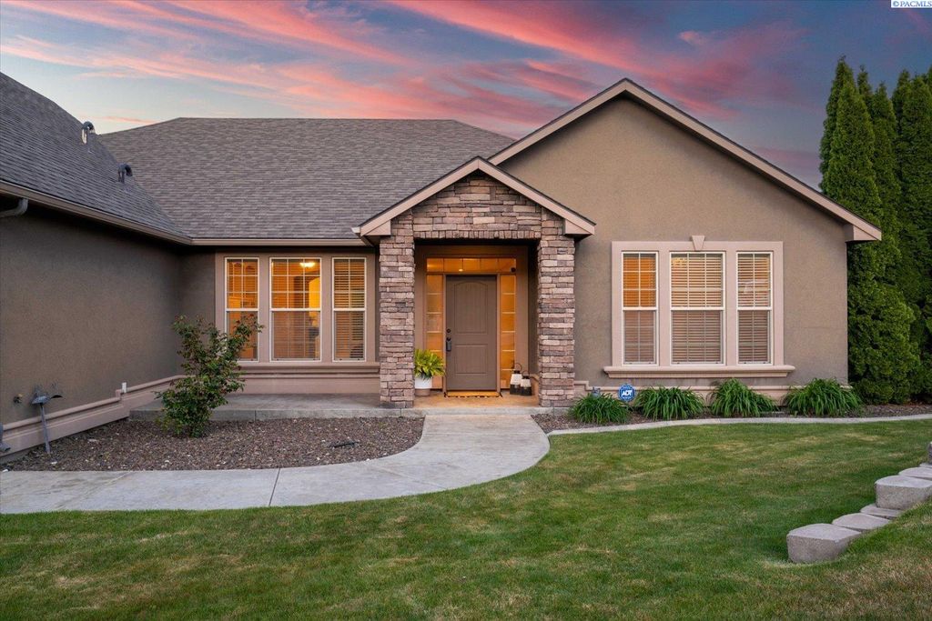 Photo of 1352 Apple Cider Ct, Richland, WA 99352 (MLS # 292324)