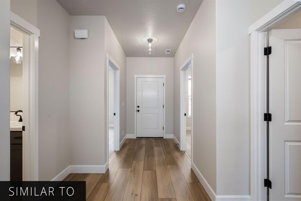 Photo of 7243 W 29th Place, Kennewick, WA 99338 (MLS # 291819)