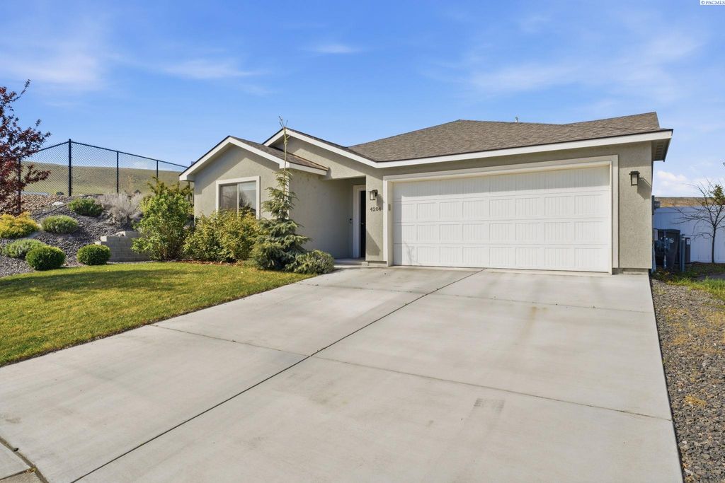 Photo of 4204 S Anderson Pl, Kennewick, WA 99337 (MLS # 291909)