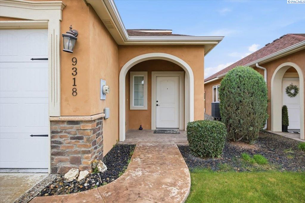 Photo of 9318 Majestia Lane, Pasco, WA 99301 (MLS # 291840)