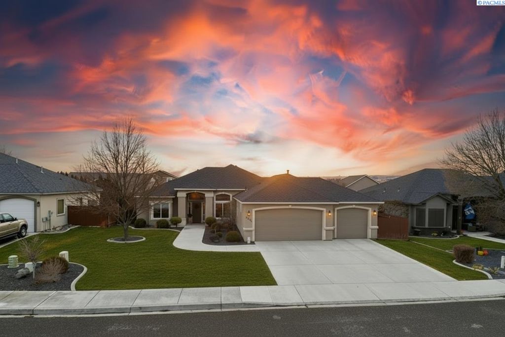 Photo of 8807 West Bruneau Avenue, Kennewick, WA 99336 (MLS # 290646)