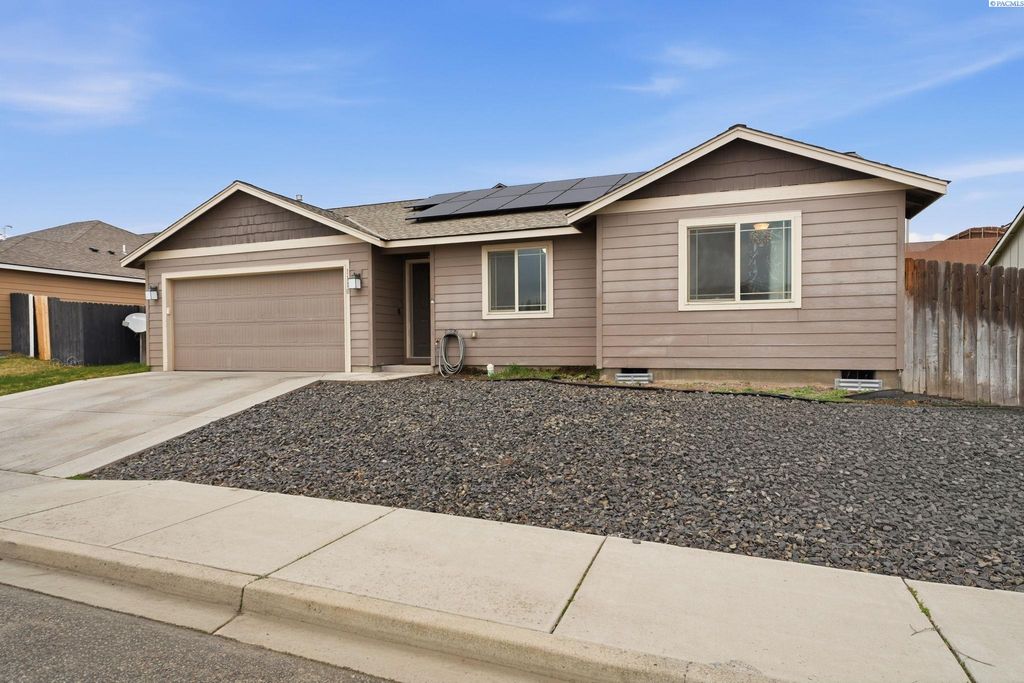 Photo of 1110 W Davis, Connell, WA 99326 (MLS # 291432)