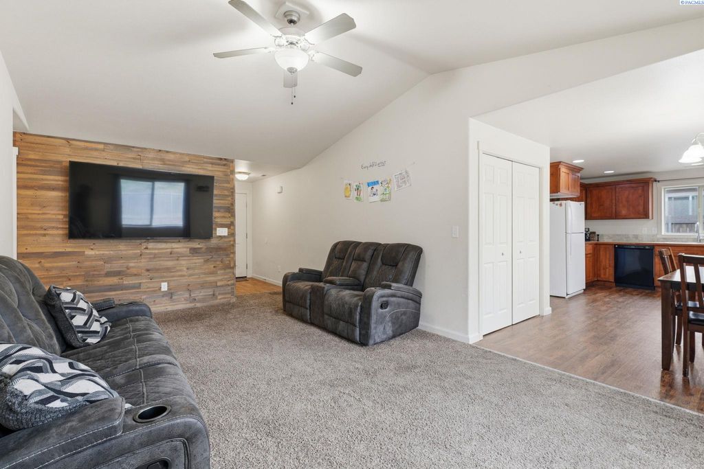 Photo of 1110 W Davis, Connell, WA 99326 (MLS # 291432)