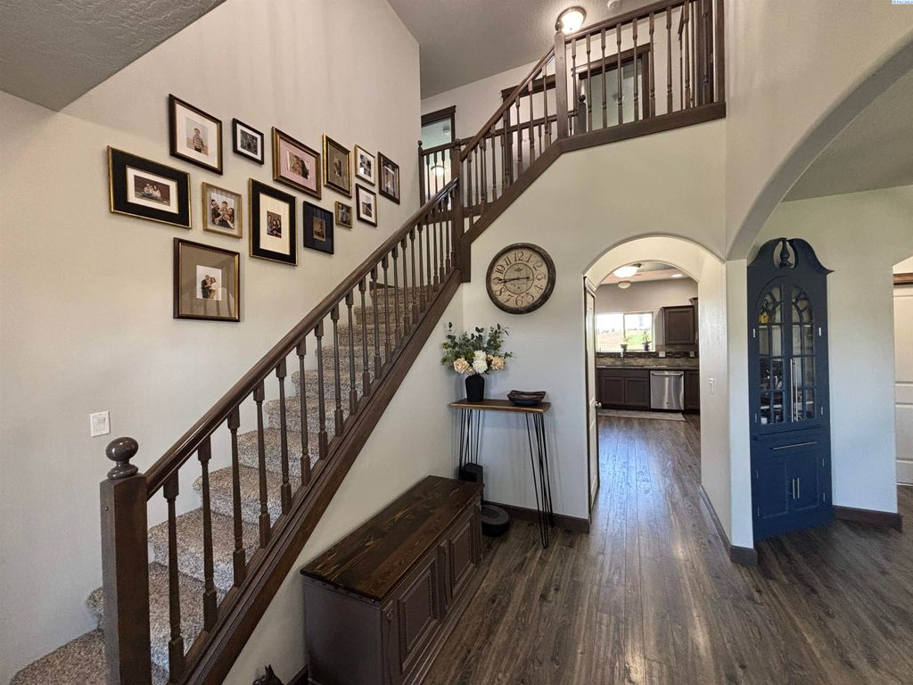 Photo of 845 SW Windy Point Ct, Pullman, WA 99163 (MLS # 292679)