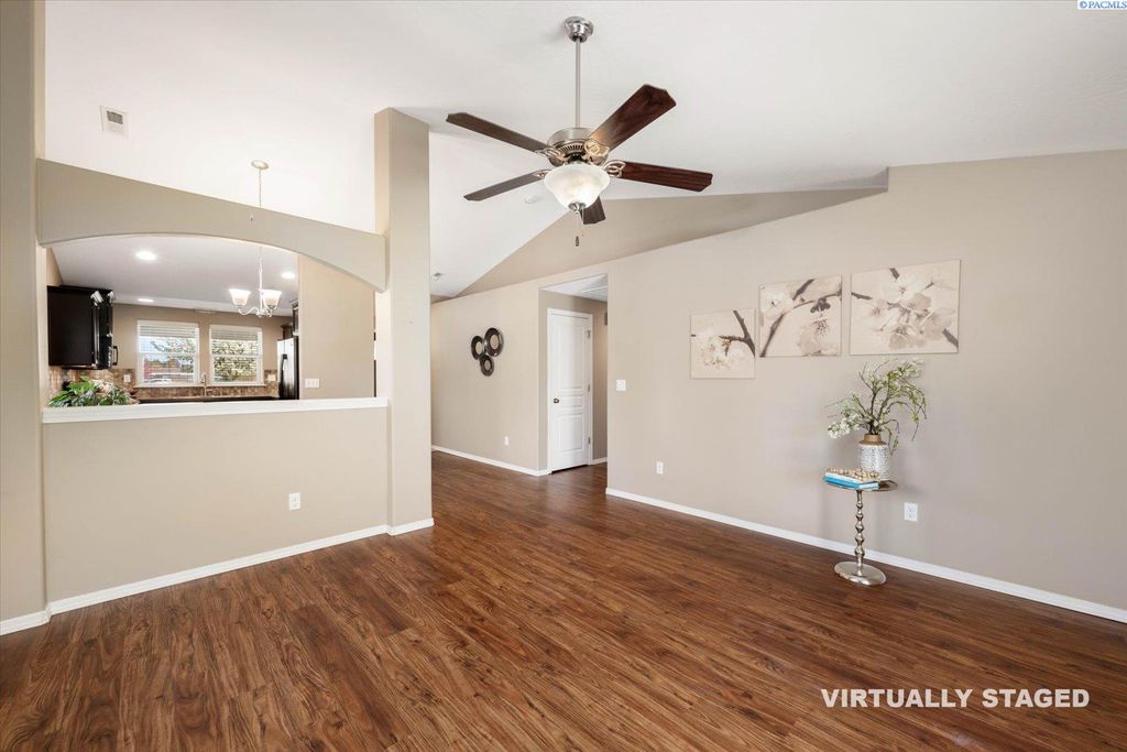 Photo of 765 N Williams St, Kennewick, WA 99336 (MLS # 291627)