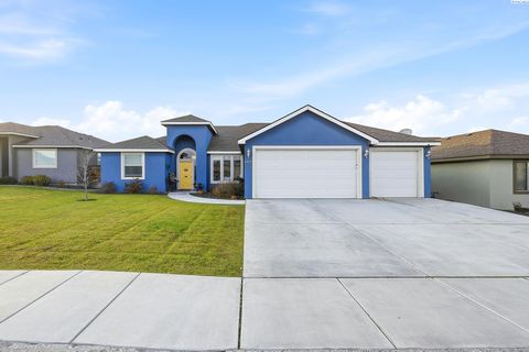 Photo of 6014 Cotswold Lane, Pasco, WA 99301 (MLS # 289203)