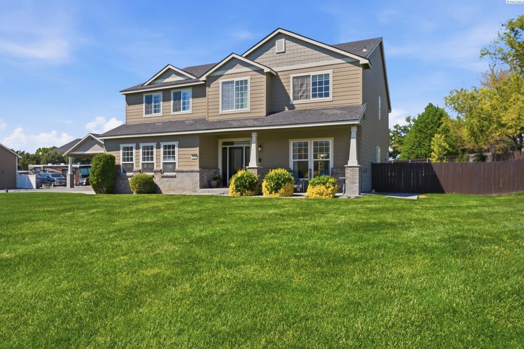 Photo of 99206 E Ridgeview Dr, Kennewick, WA 99338 (MLS # 292570)