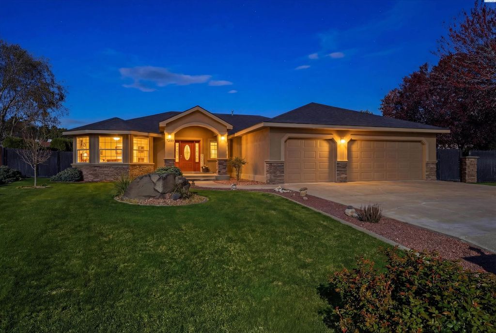 Photo of 7239 W 15th Ave, Kennewick, WA 99338 (MLS # 291750)