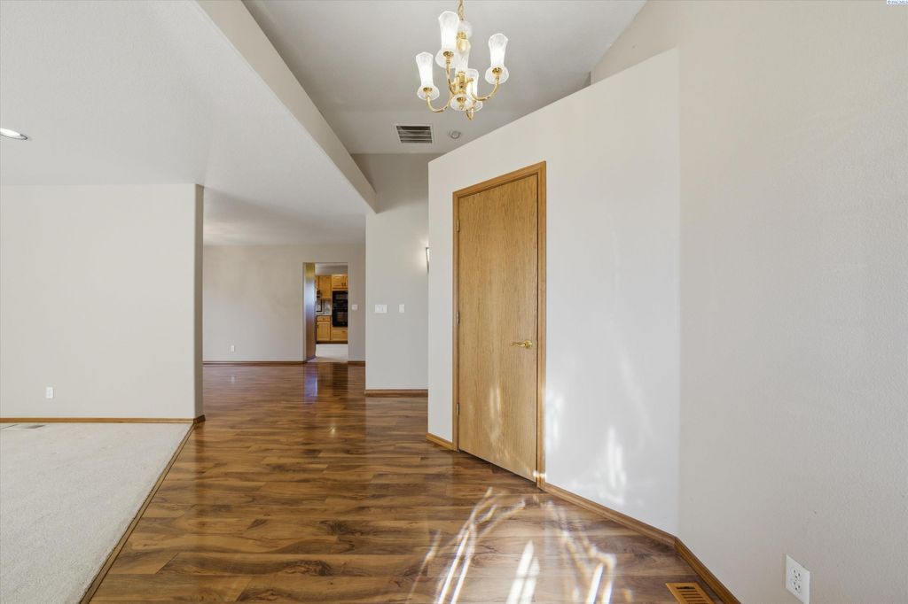 Photo of 7239 W 15th Ave, Kennewick, WA 99338 (MLS # 291750)