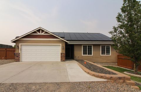 Photo of 1204 9th St, Benton City, WA 99320 (MLS # 294899)