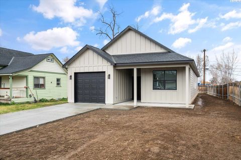 Photo of 1426 Grant Ave, Prosser, WA 99350 (MLS # 290740)