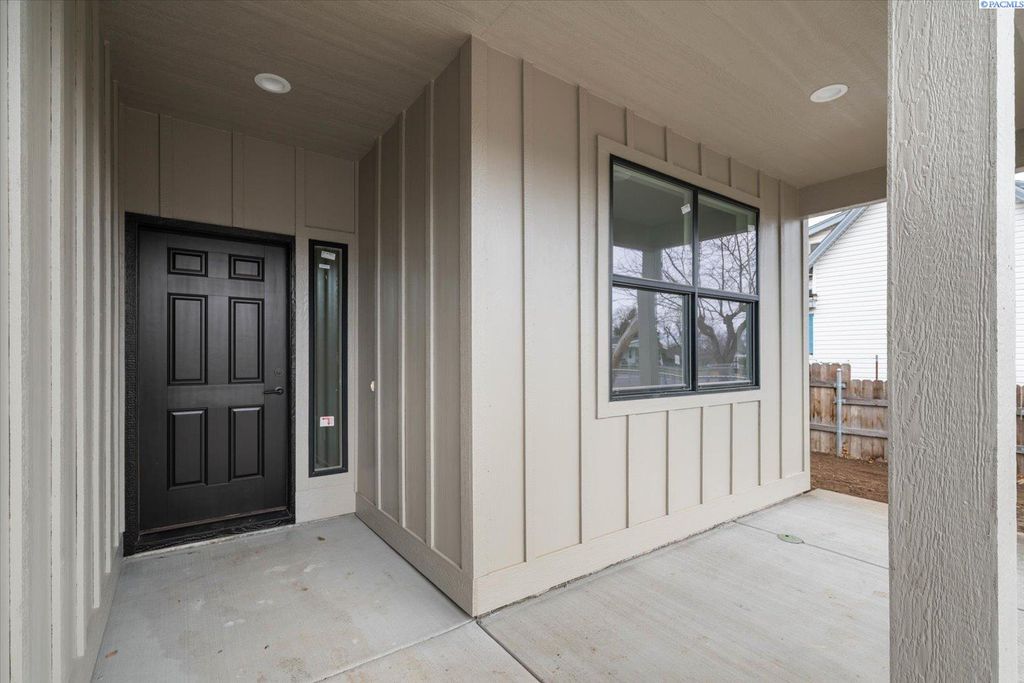 Photo of 1426 Grant Ave, Prosser, WA 99350 (MLS # 290740)