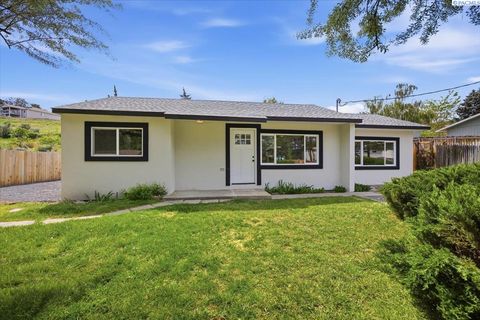 Photo of 4379 Ironton Dr, West Richland, WA 99353 (MLS # 292539)