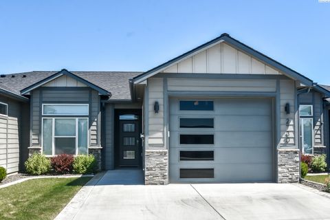 Photo of 2730 Friesian Court, West Richland, WA 99353 (MLS # 292615)