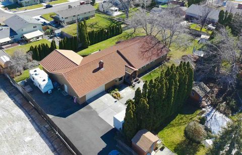 Photo of 1450 Adair Dr, Richland, WA 99352 (MLS # 293270)