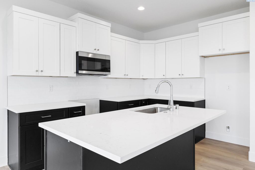 Photo of 7518 Grapevine Ct, West Richland, WA 99353 (MLS # 288501)